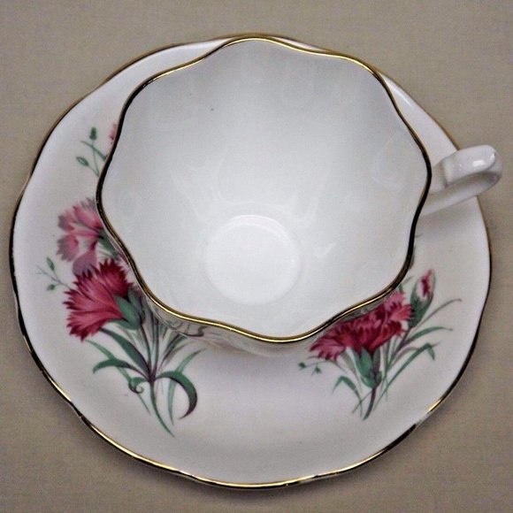 Queen Anne Fine Bone China England Floral Footed Tea Cup and Saucer - Picture 5 of 15